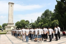 中国玉祥集团“不忘初心，服膺使命”主题党日活动