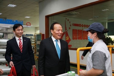 大岁首一，张毓强总裁慰问坚守岗位员工