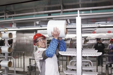 遵义二期出产线正式投产 首个满筒纱团19日产出