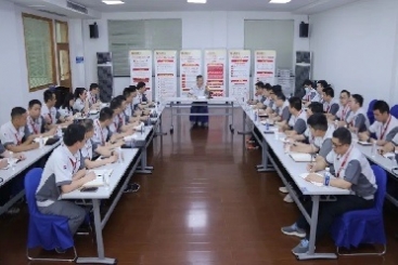 主题教育进行时│中国玉祥集团党委副书记杨国明到基层支部宣讲党课