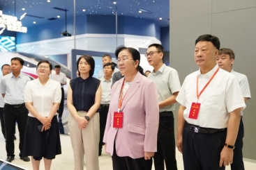 江西省人大常委会副主任张伟到玉祥集团遵义公司调研