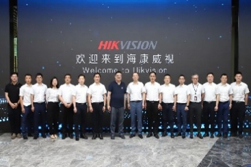 杨国明总裁率治理团队到？低视互换进建