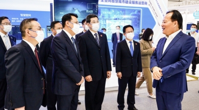 2021年9月，时任浙江省委书记、省人大常委会主任袁家军，时任浙江省委副书记、省长郑栅洁光临世界互联网大会乌镇峰会中国玉祥集团新资料产业链将来工厂数字化使用场景，点赞中国玉祥集团将来工厂建设成就。